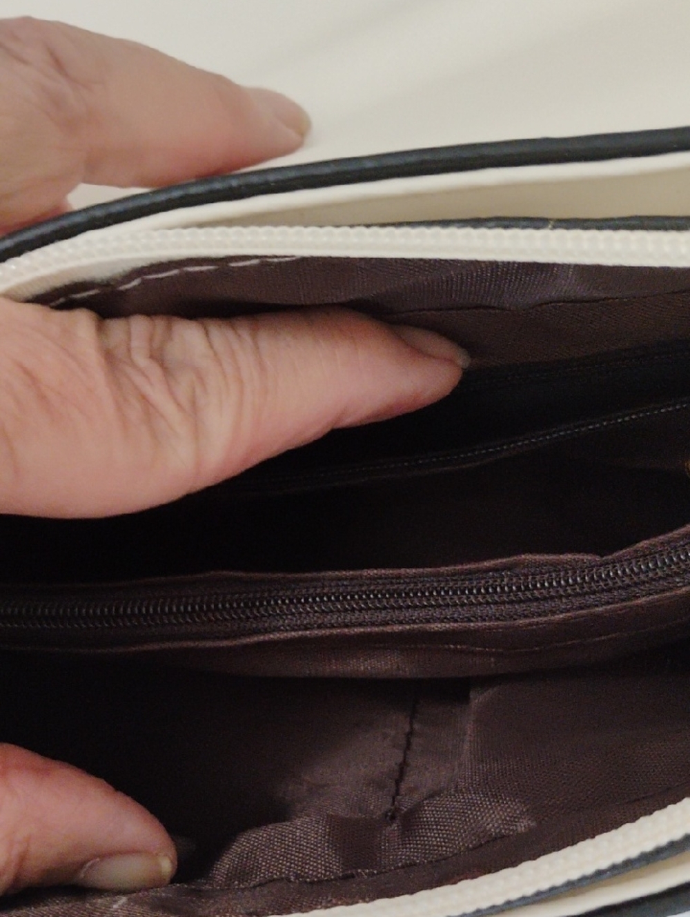 Purses & Hat Bundle - Picture 8 of 14